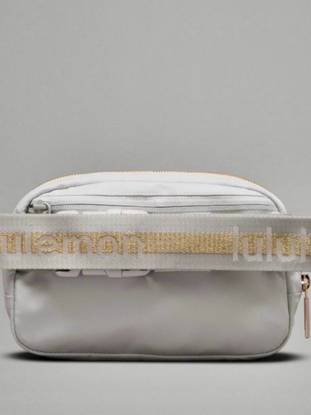lululemon athletica Mini Bag in Silver and White - Picture 2 of 8